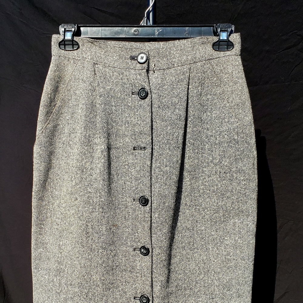 Liz Claiborne Heather Fitted Skirt - 12